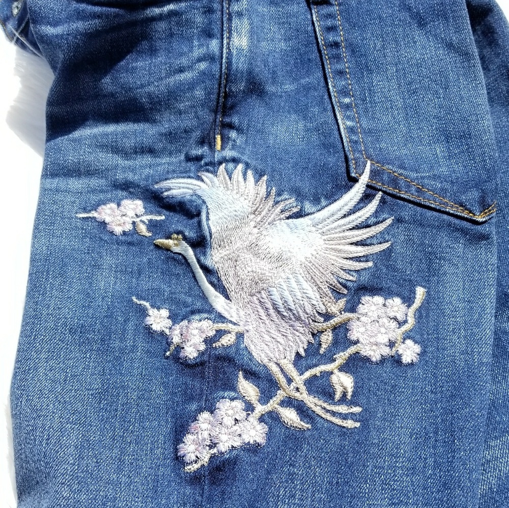 Tortoise Bellatula Crop Flare Jeans - Picture 4 of 8